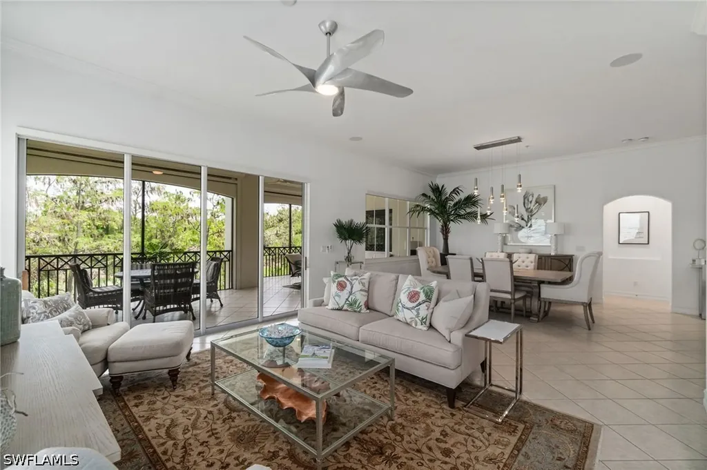 2842 Tiburon Boulevard E Naples FL 34109