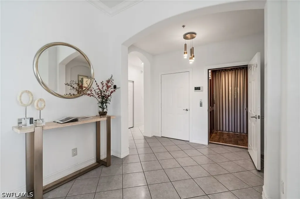 2842 Tiburon Boulevard E Naples FL 34109