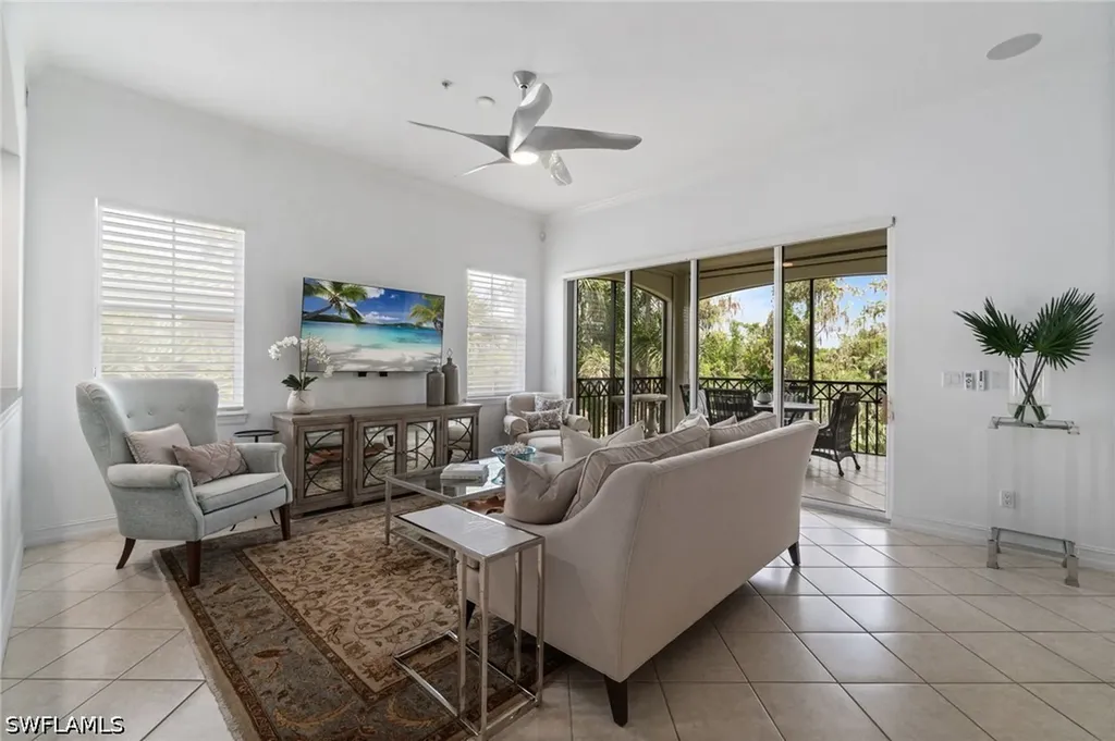 2842 Tiburon Boulevard E Naples FL 34109
