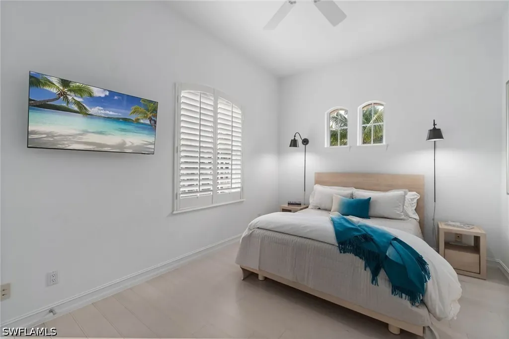 2842 Tiburon Boulevard E Naples FL 34109