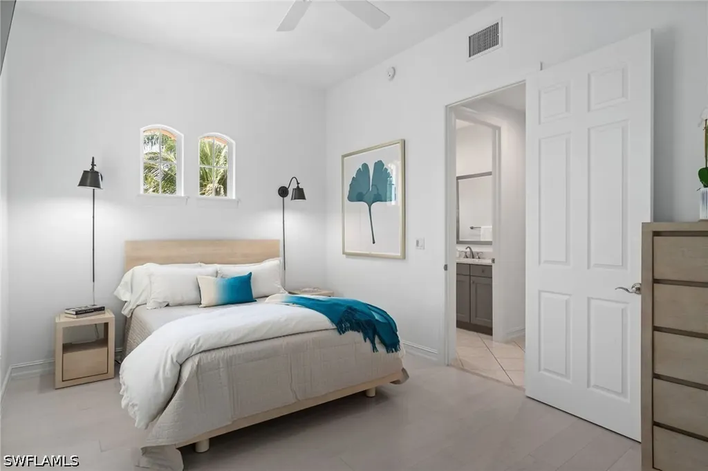 2842 Tiburon Boulevard E Naples FL 34109