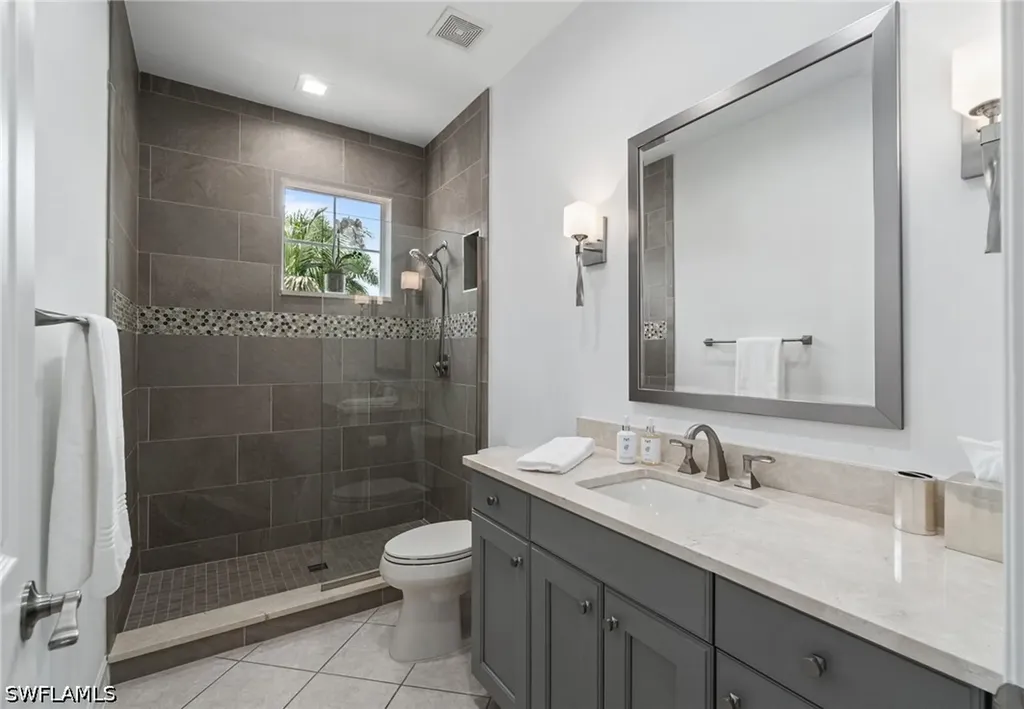 2842 Tiburon Boulevard E Naples FL 34109
