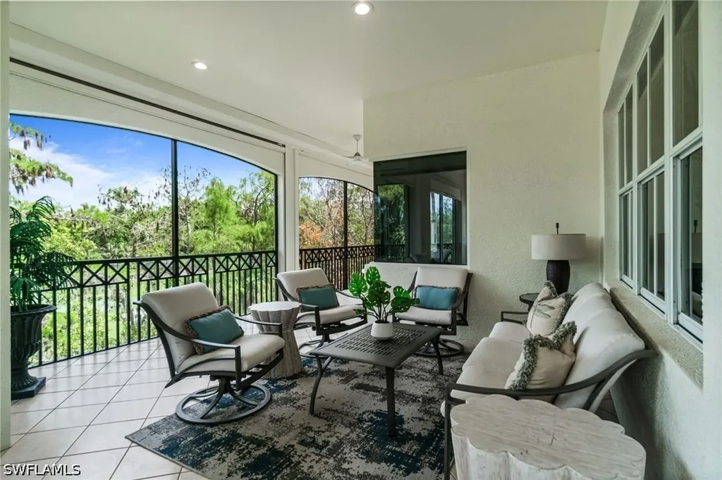 2842 Tiburon Boulevard E Naples FL 34109