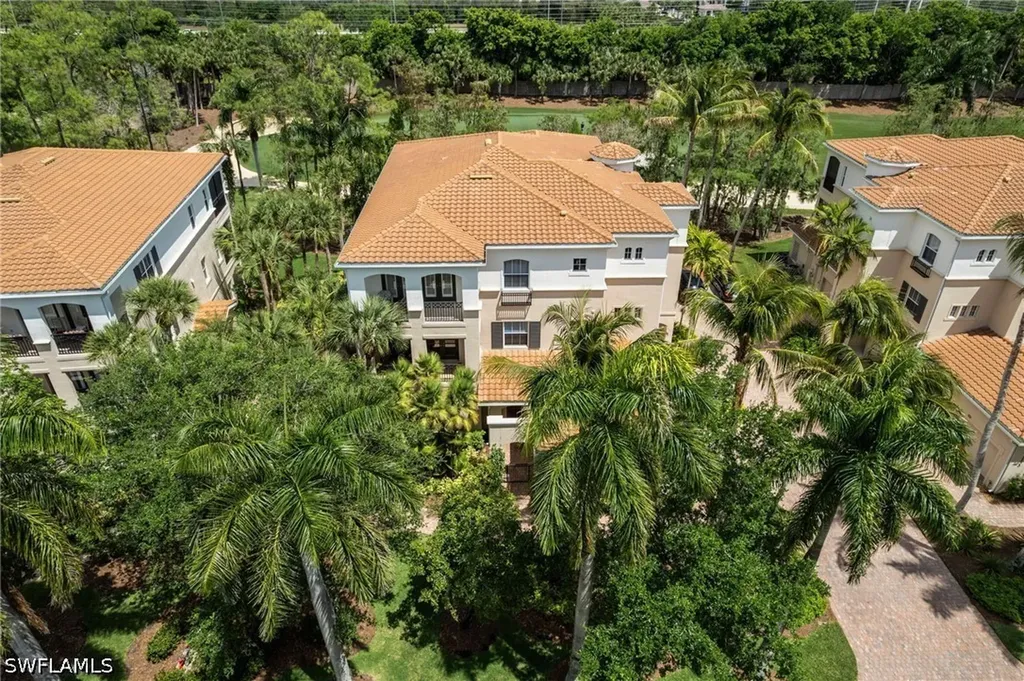 2842 Tiburon Boulevard E Naples FL 34109