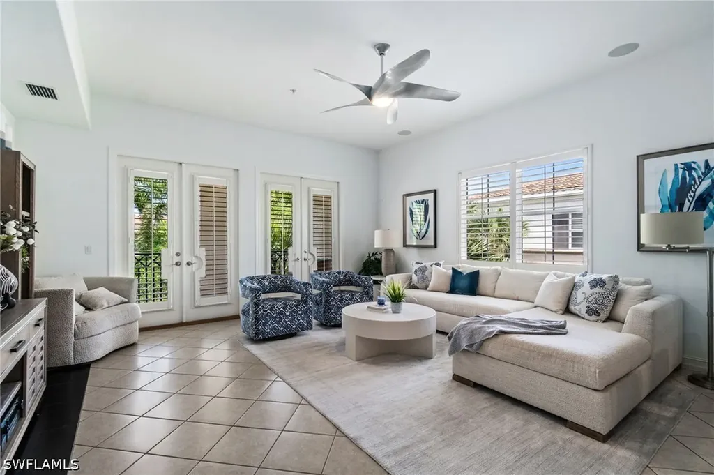 2842 Tiburon Boulevard E Naples FL 34109