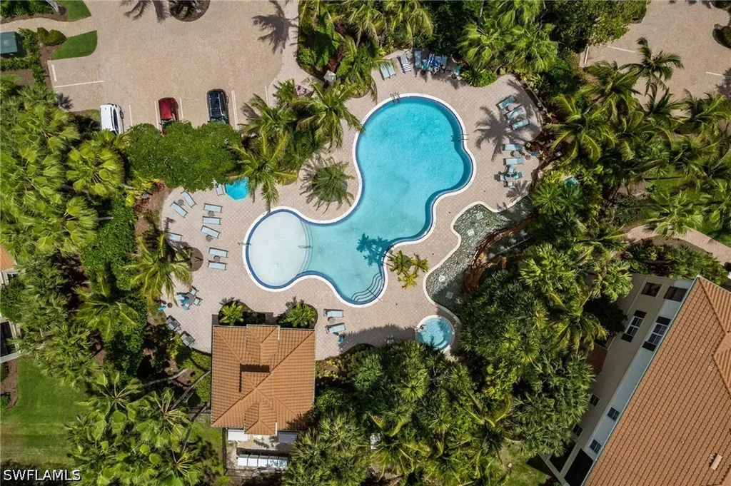 2842 Tiburon Boulevard E Naples FL 34109