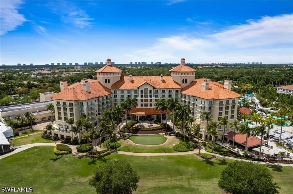2842 Tiburon Boulevard E Naples FL 34109