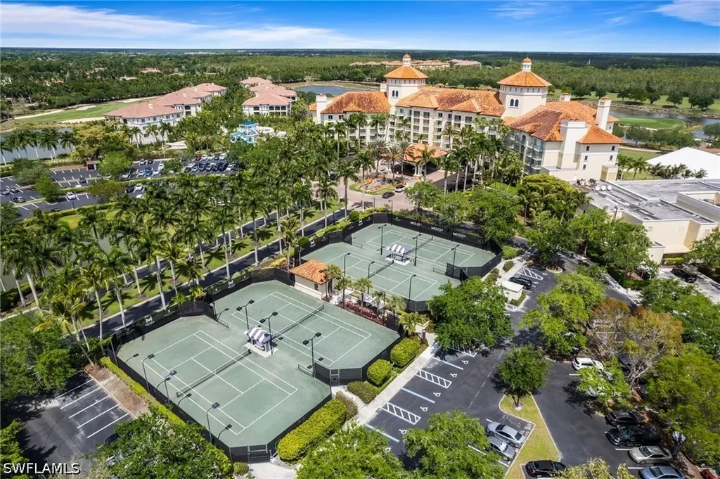 2842 Tiburon Boulevard E Naples FL 34109