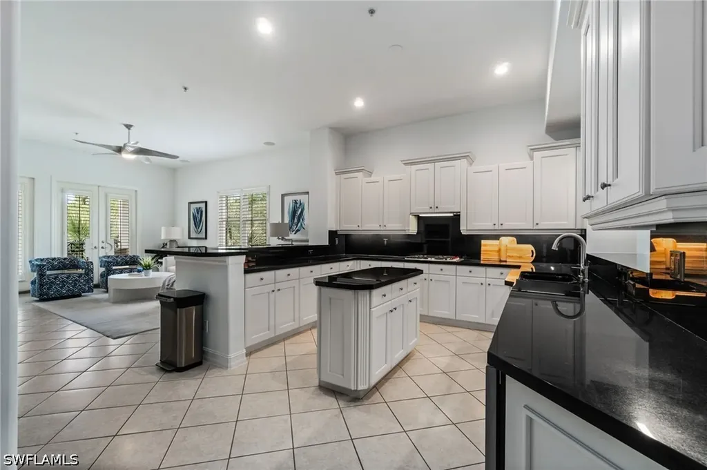 2842 Tiburon Boulevard E Naples FL 34109