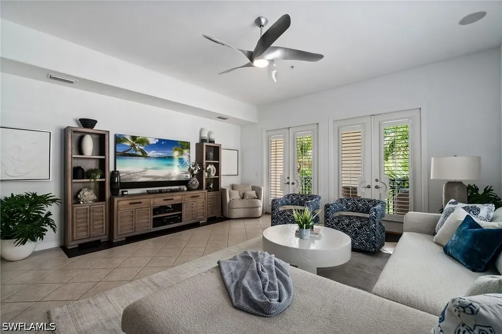 2842 Tiburon Boulevard E Naples FL 34109