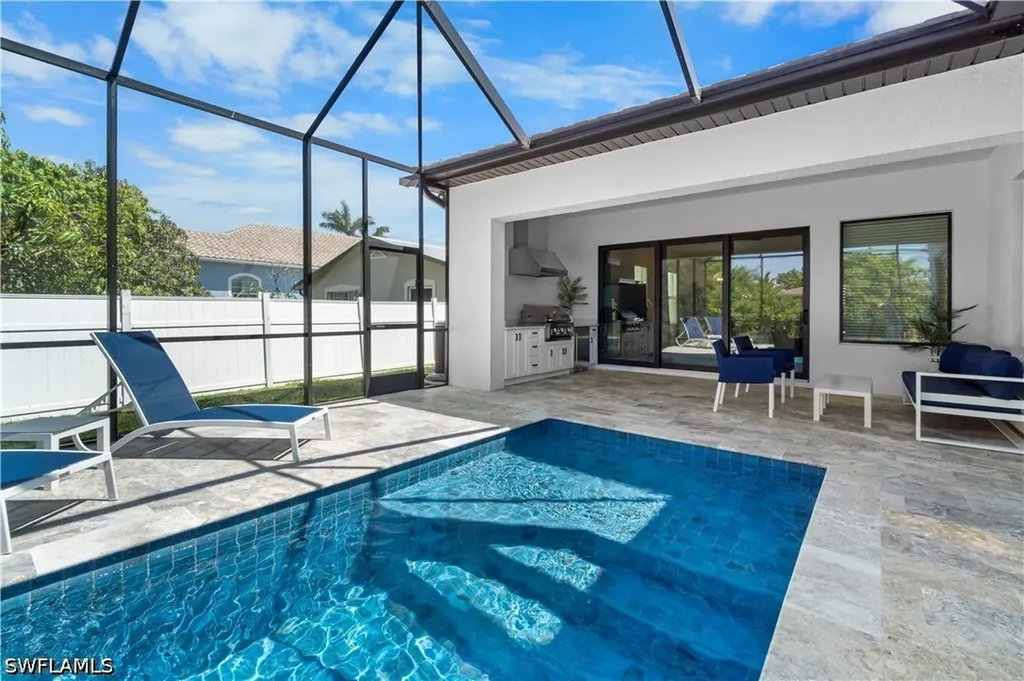551 97th Avenue N Naples FL 34108