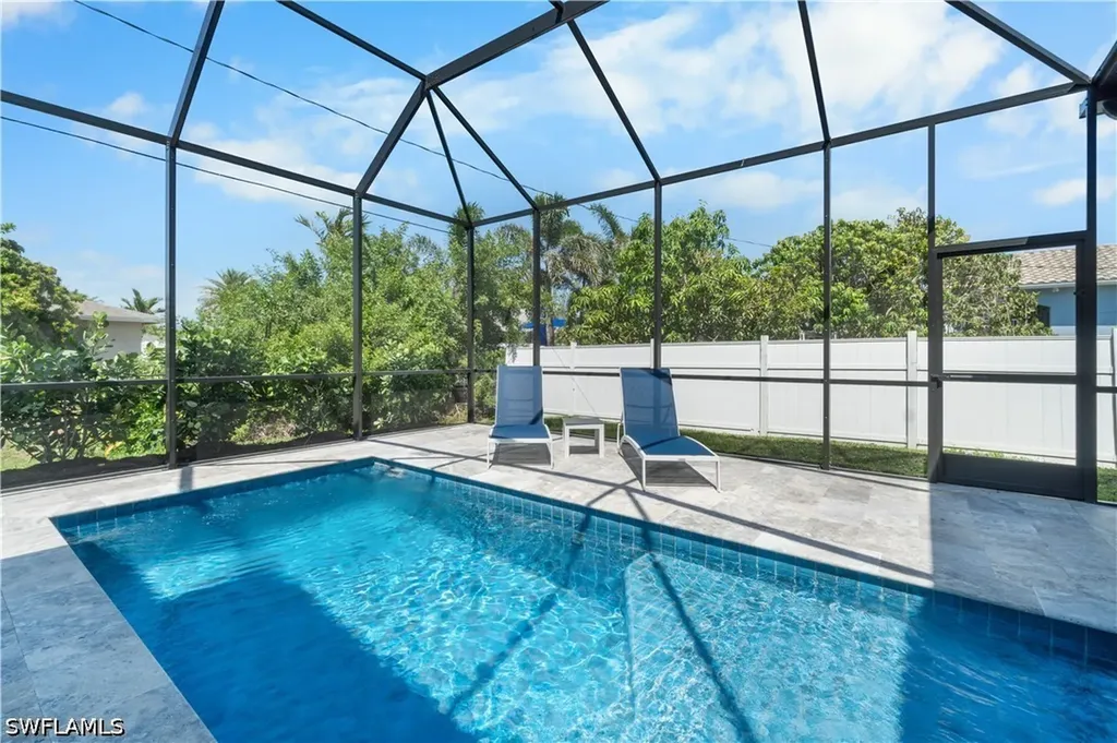 551 97th Avenue N Naples FL 34108