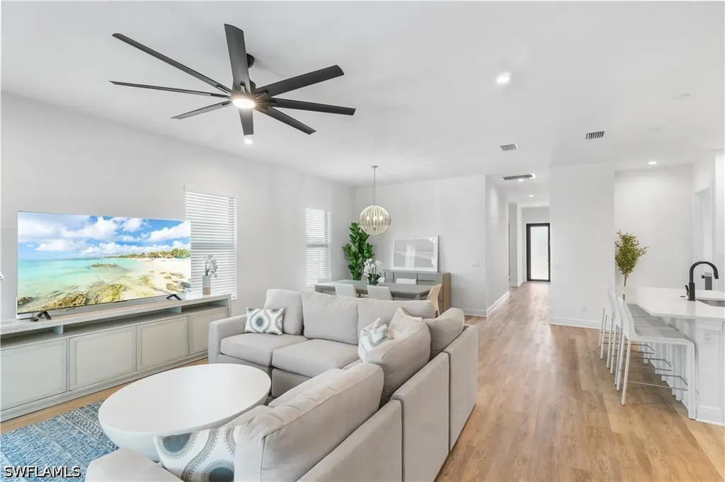 551 97th Avenue N Naples FL 34108