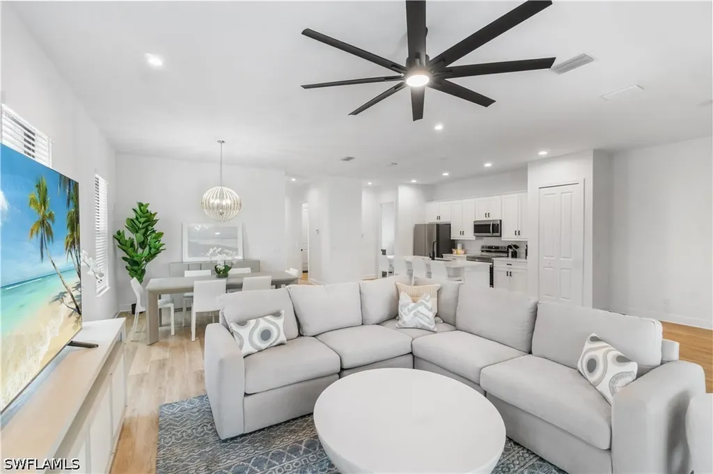 551 97th Avenue N Naples FL 34108