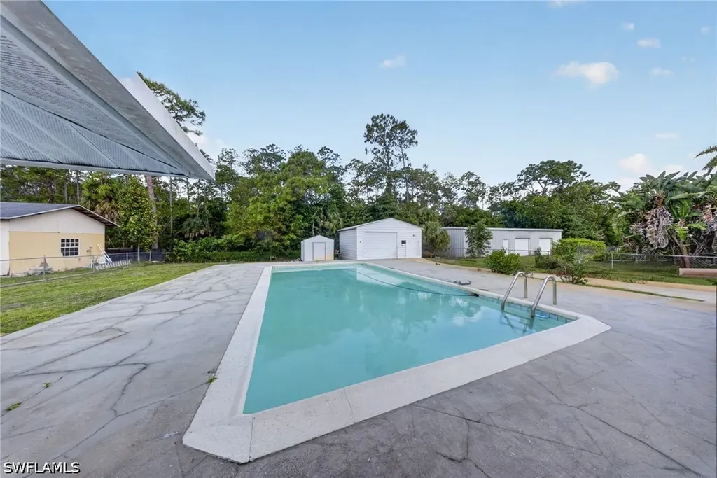 443 Castle Drive Naples FL 34119