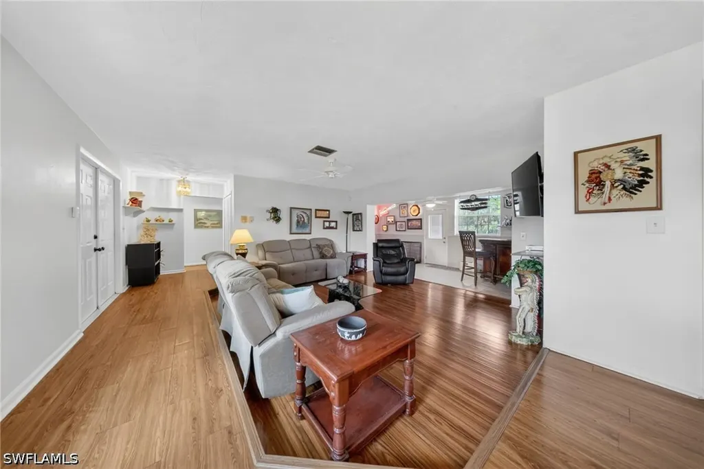 443 Castle Drive Naples FL 34119