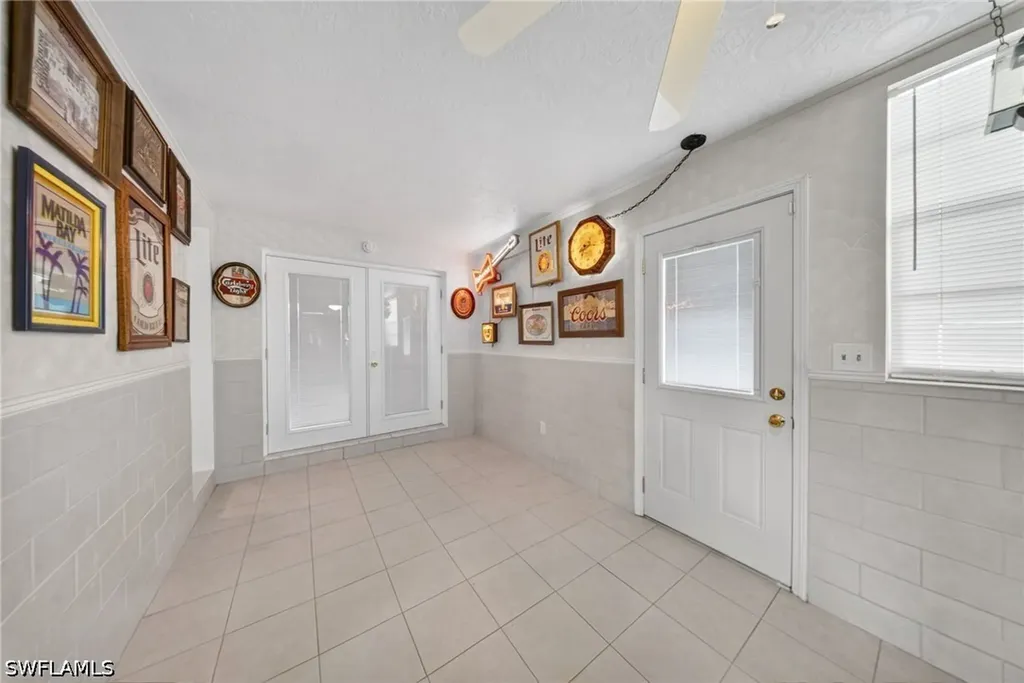 443 Castle Drive Naples FL 34119