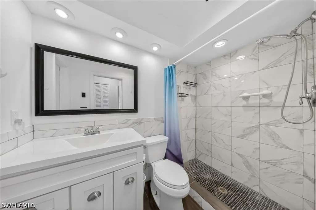 443 Castle Drive Naples FL 34119