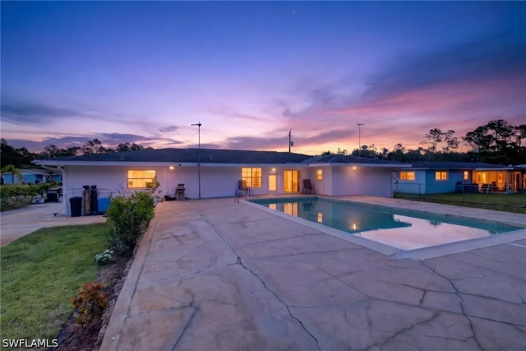443 Castle Drive Naples FL 34119