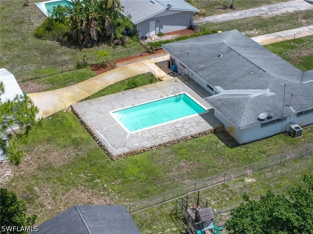 443 Castle Drive Naples FL 34119