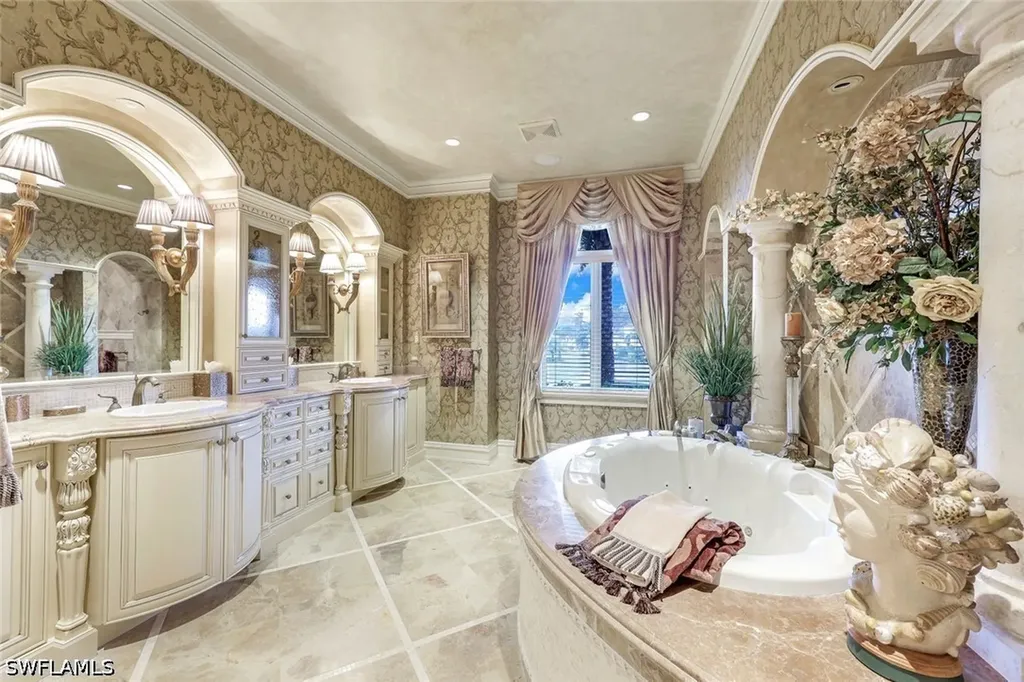 580 S Heathwood Drive Marco Island FL 34145