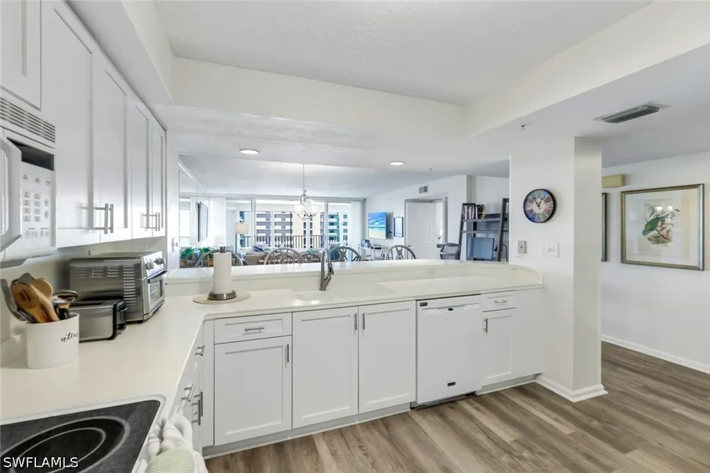 21 Bluebill Avenue Naples FL 34108