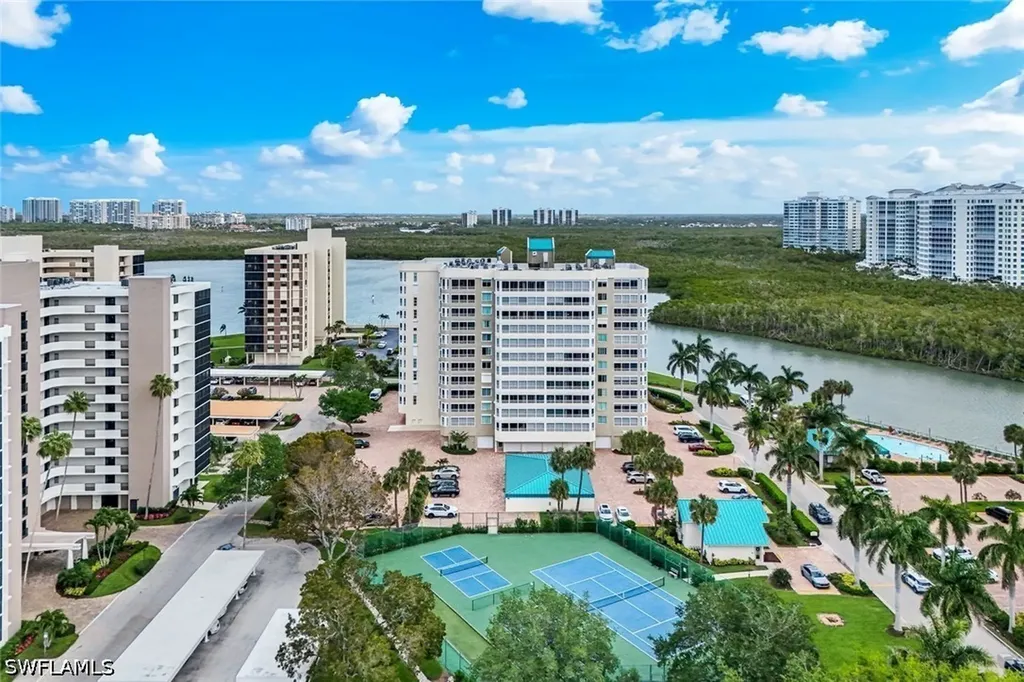 21 Bluebill Avenue Naples FL 34108