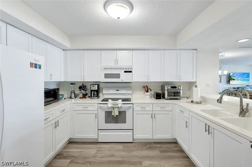 21 Bluebill Avenue Naples FL 34108