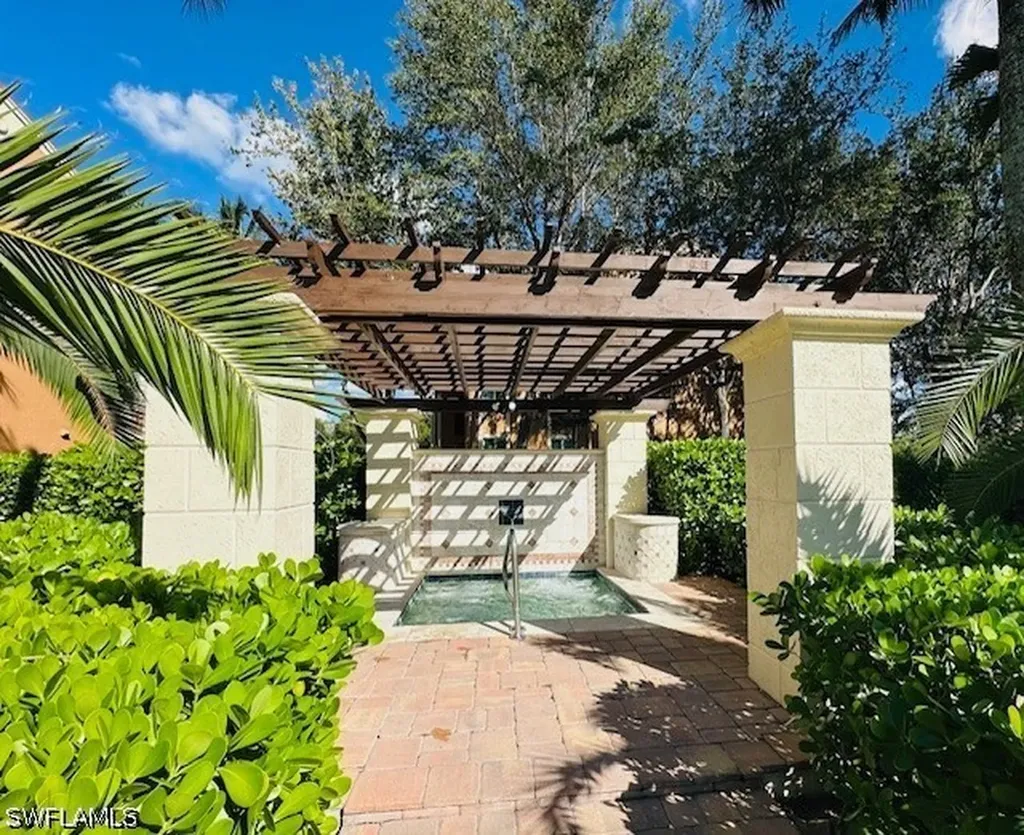 1210 Reserve Way Naples FL 34105