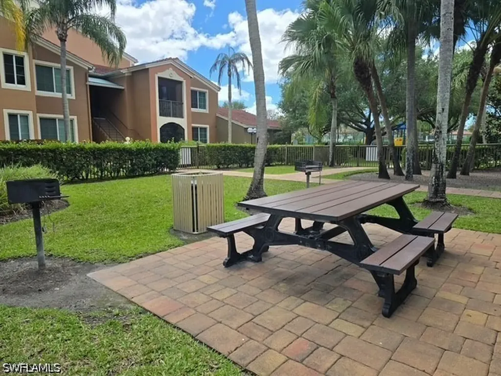 1210 Reserve Way Naples FL 34105