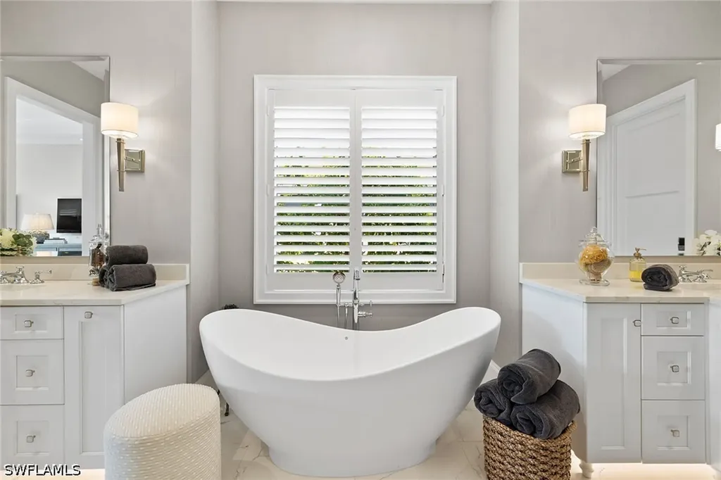1850 Kingfish Road Naples FL 34102
