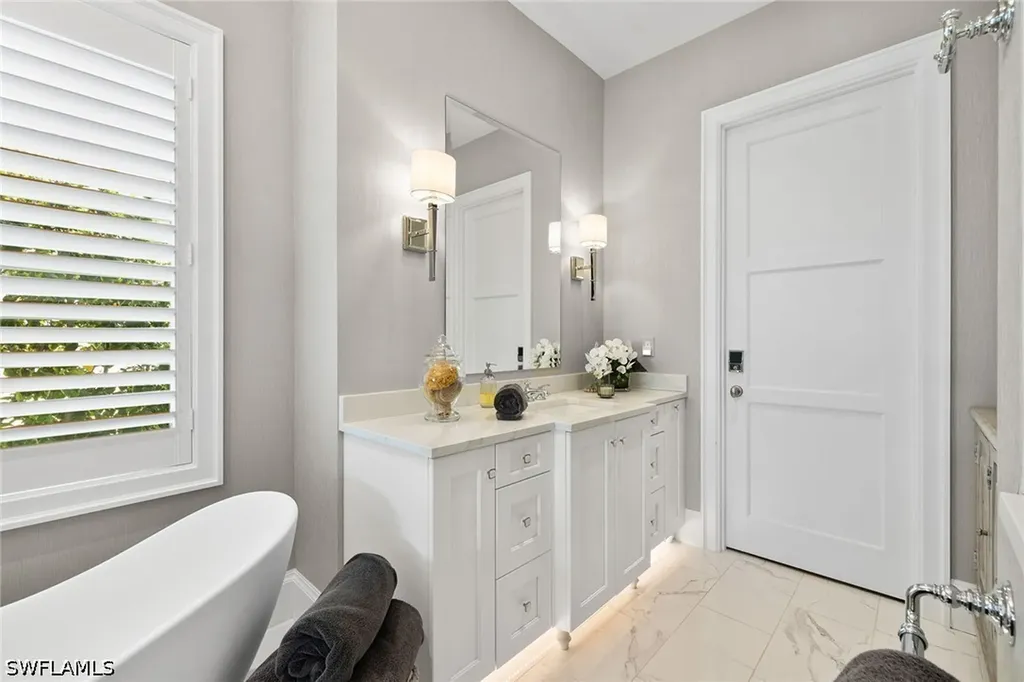 1850 Kingfish Road Naples FL 34102