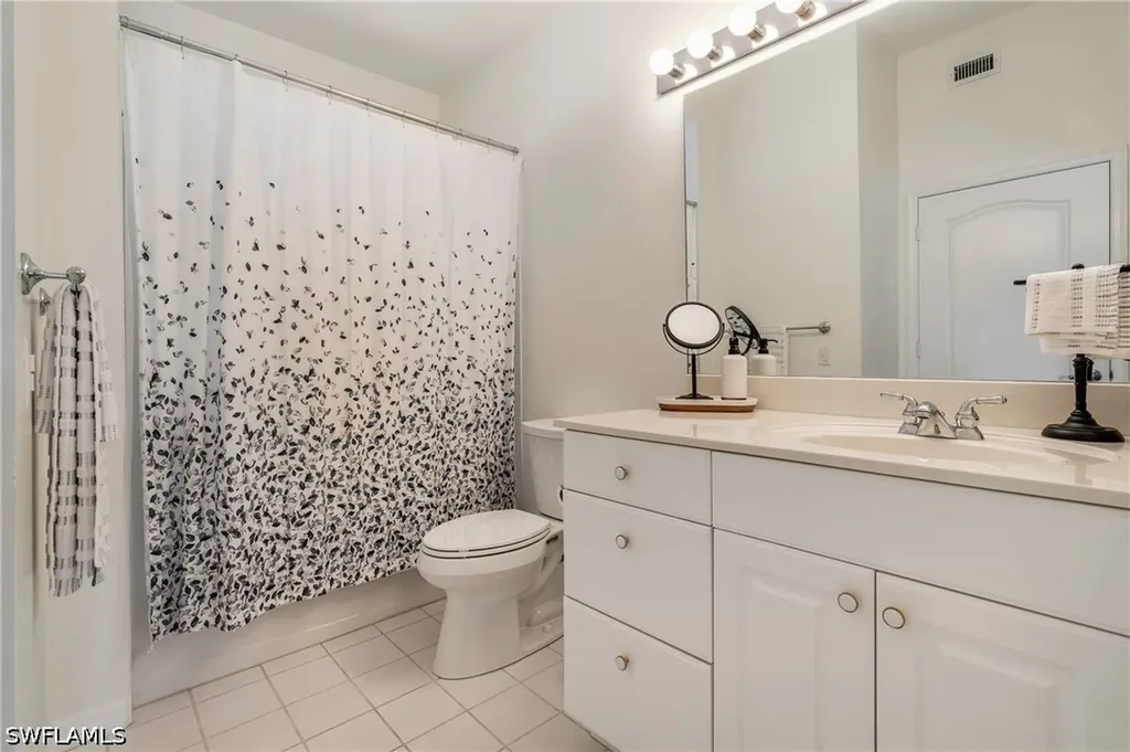 7686 Pebble Creek Circle Naples FL 34108