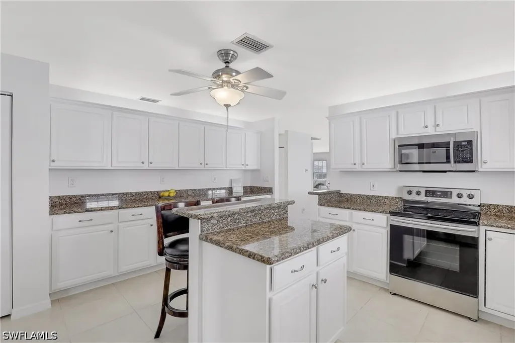 637 95th Avenue N Naples FL 34108