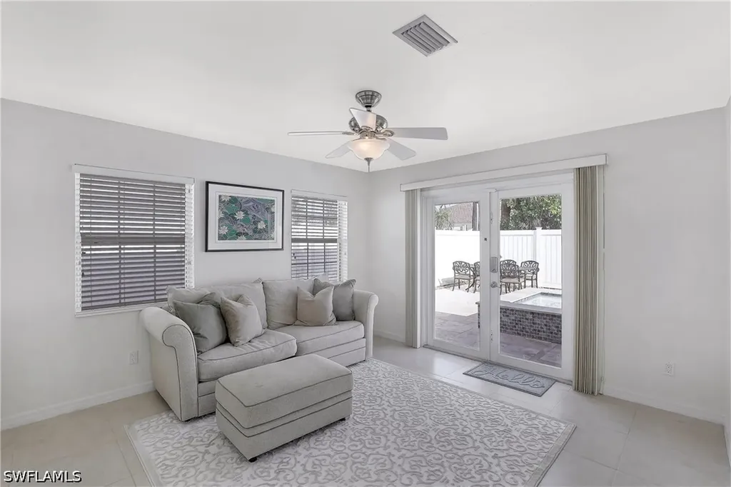 637 95th Avenue N Naples FL 34108