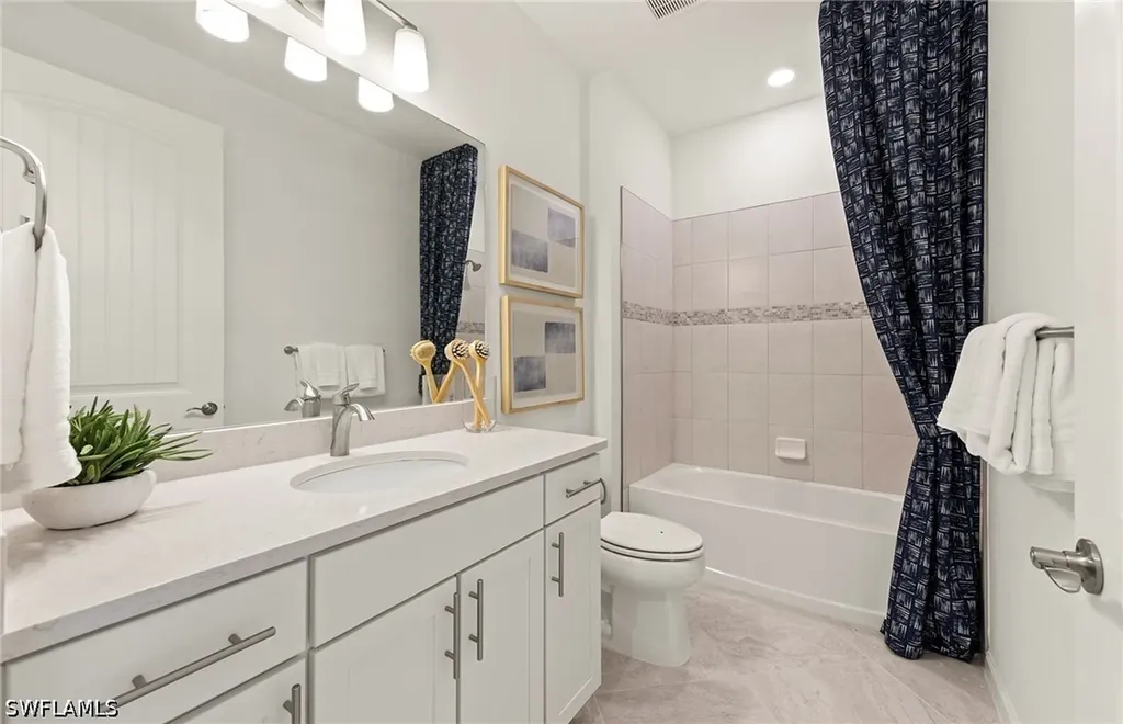 2128 Freemont Way Naples FL 34120