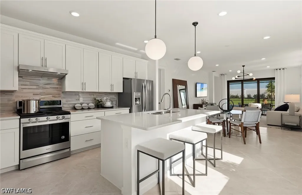 2128 Freemont Way Naples FL 34120