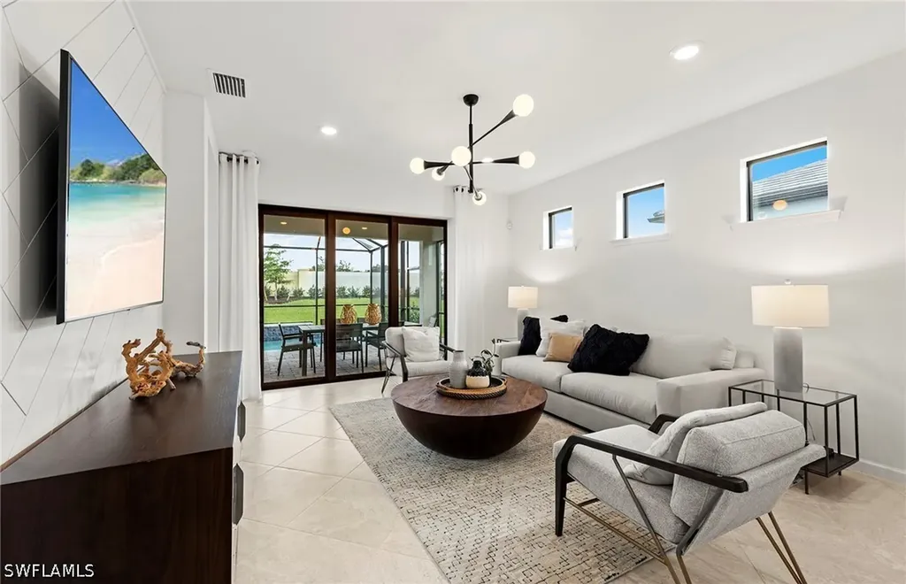 2128 Freemont Way Naples FL 34120