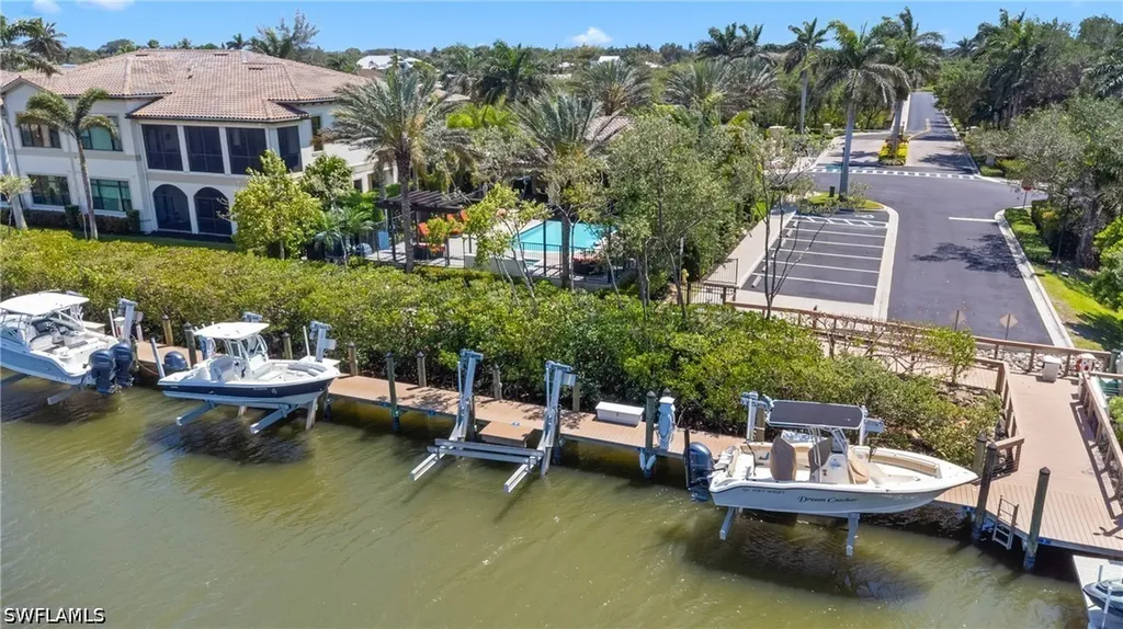 2488 Breakwater Way Naples FL 34112