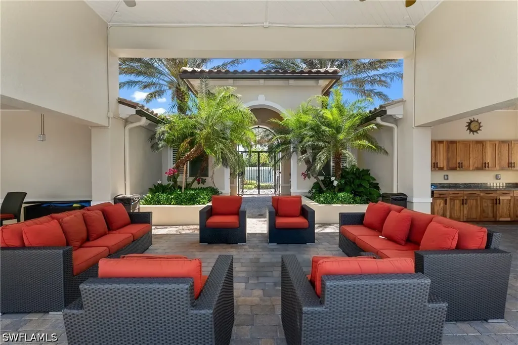 2488 Breakwater Way Naples FL 34112