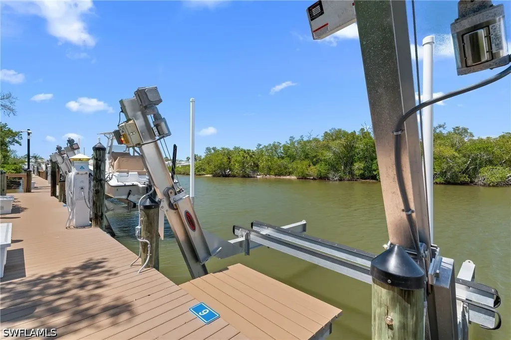 2488 Breakwater Way Naples FL 34112