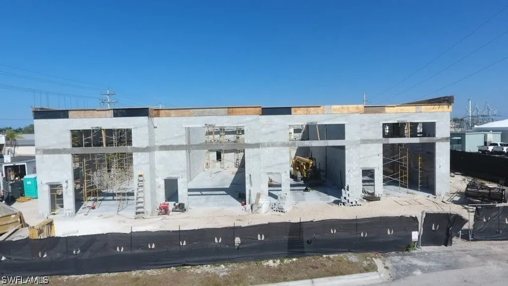805 E Elkcam Circle Marco Island FL 34145
