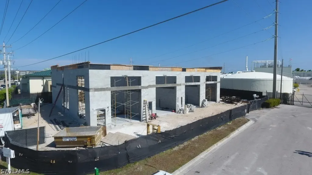 805 E Elkcam Circle Marco Island FL 34145