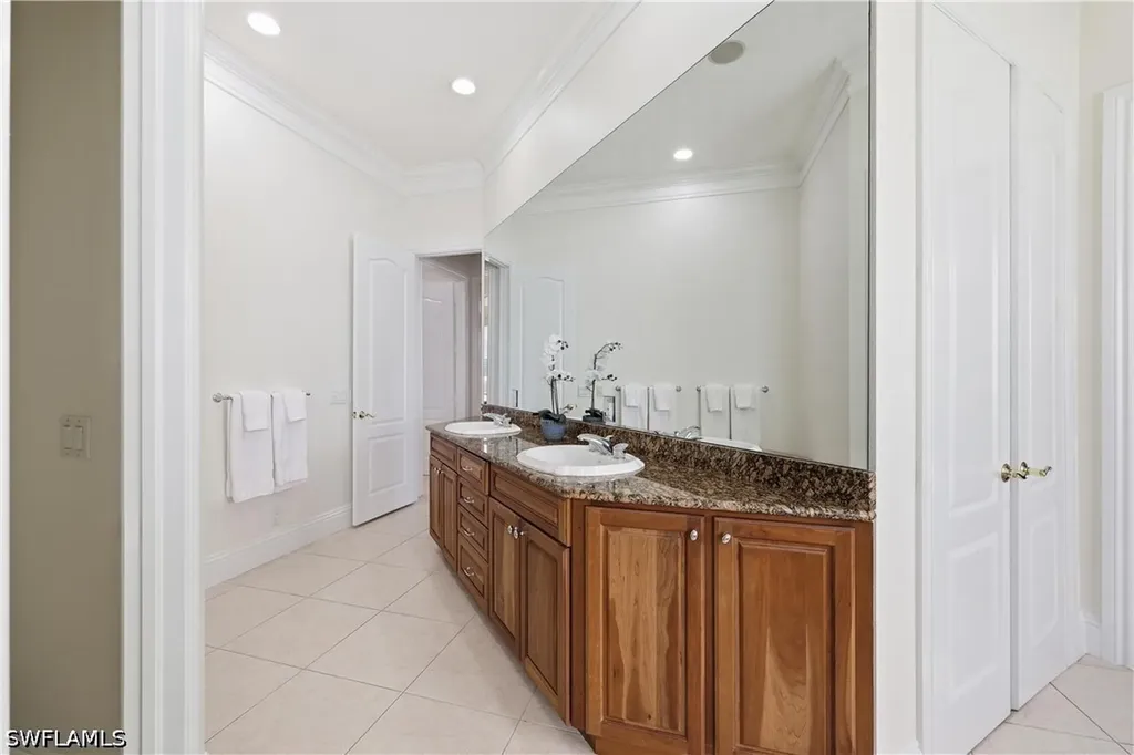 2844 Coco Lakes Drive Naples FL 34105