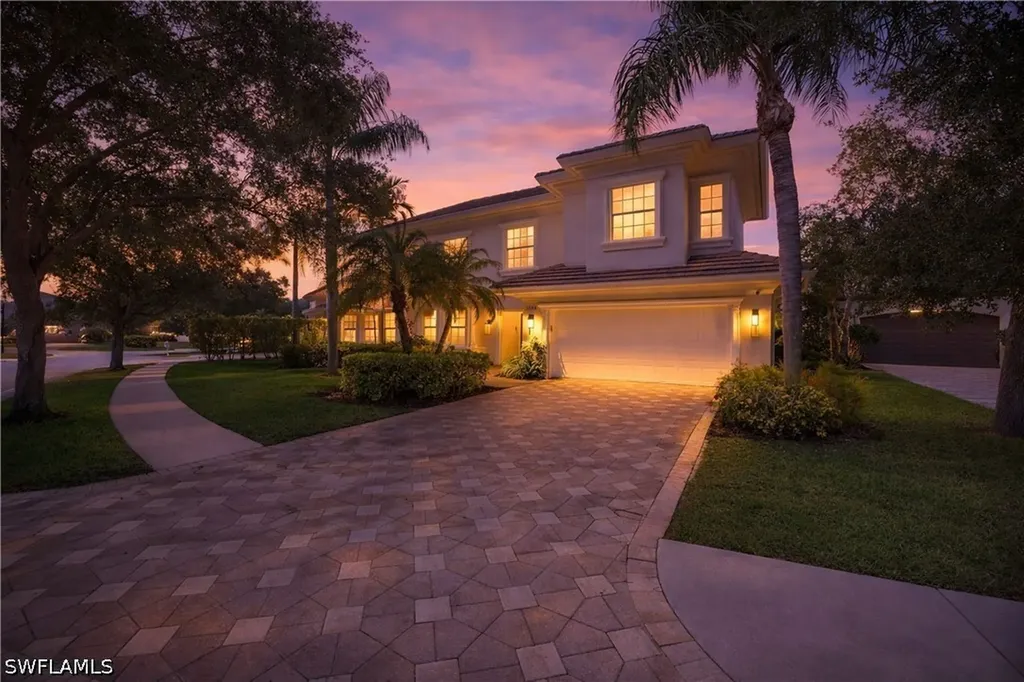 2844 Coco Lakes Drive Naples FL 34105