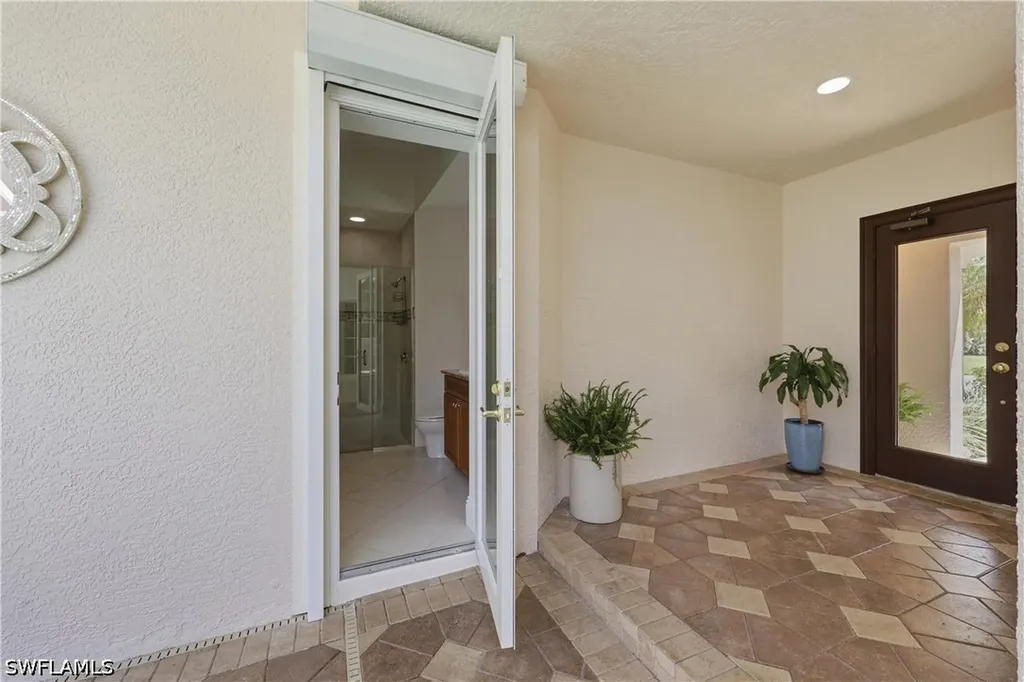 2844 Coco Lakes Drive Naples FL 34105