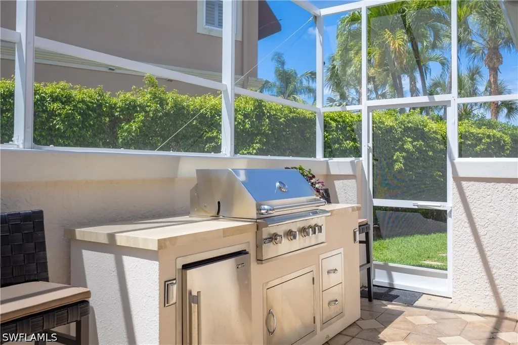 2844 Coco Lakes Drive Naples FL 34105