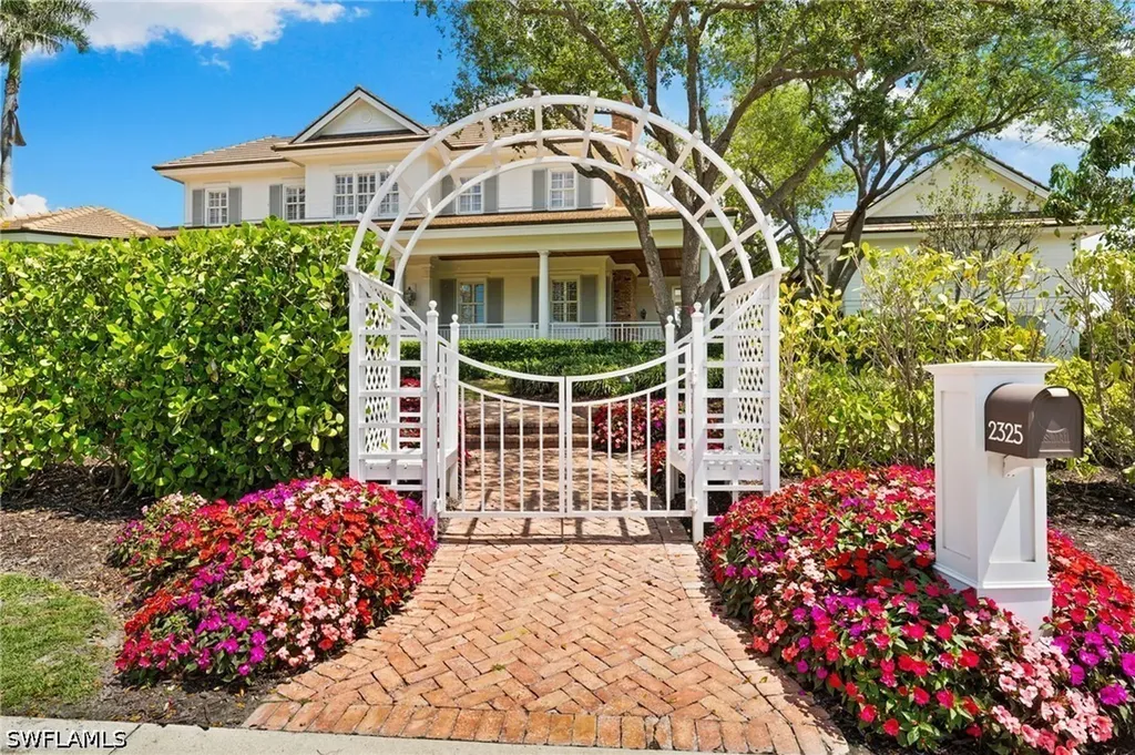 2325 Lantern Lane Naples FL 34102