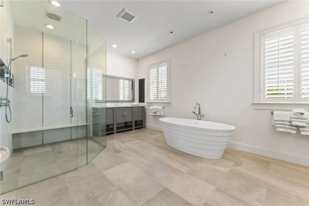 2325 Lantern Lane Naples FL 34102