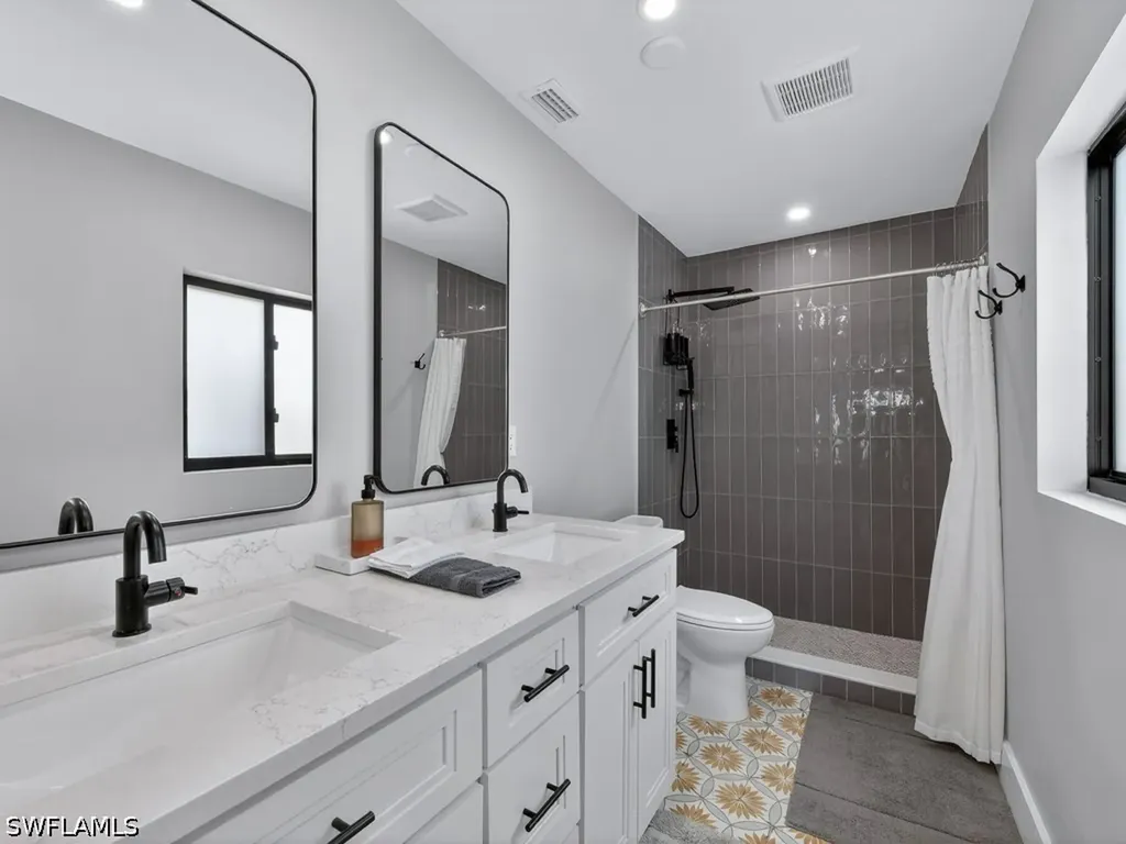 595 99th Avenue N Naples FL 34108